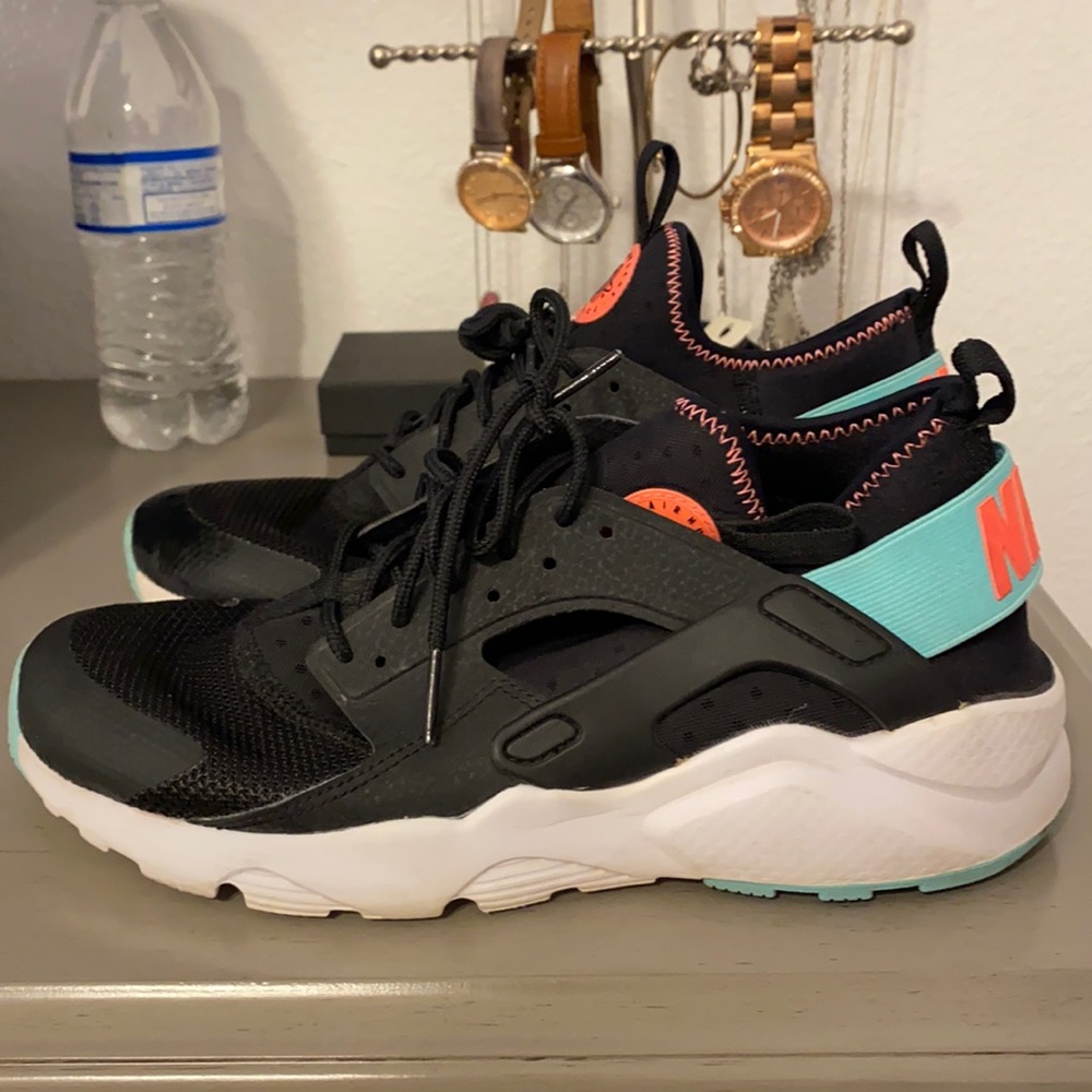 Nike huarache shoes